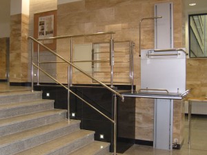 Plataforma elevadora vertical sin cabina